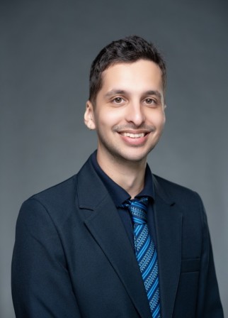 Ayyub Faraj Maadani  英國